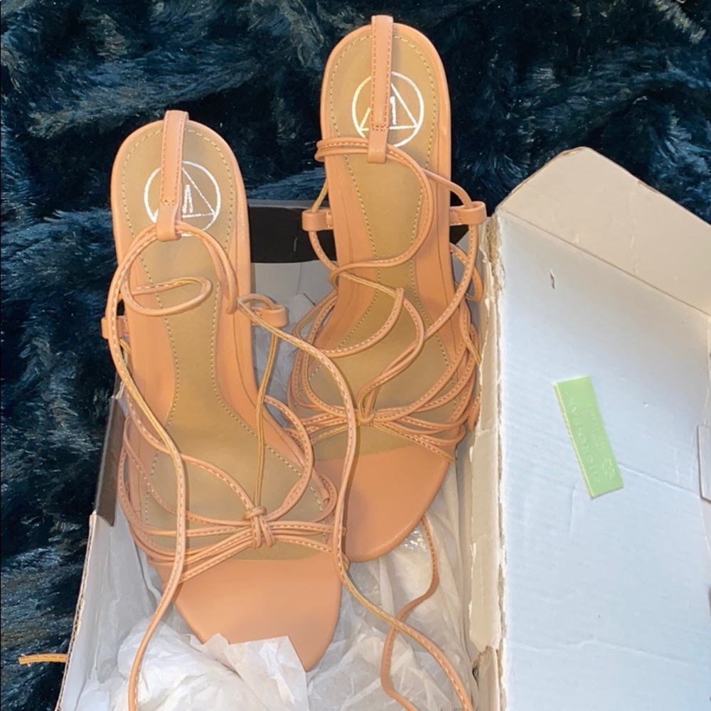 Missguided nude size 8 strappy heel
